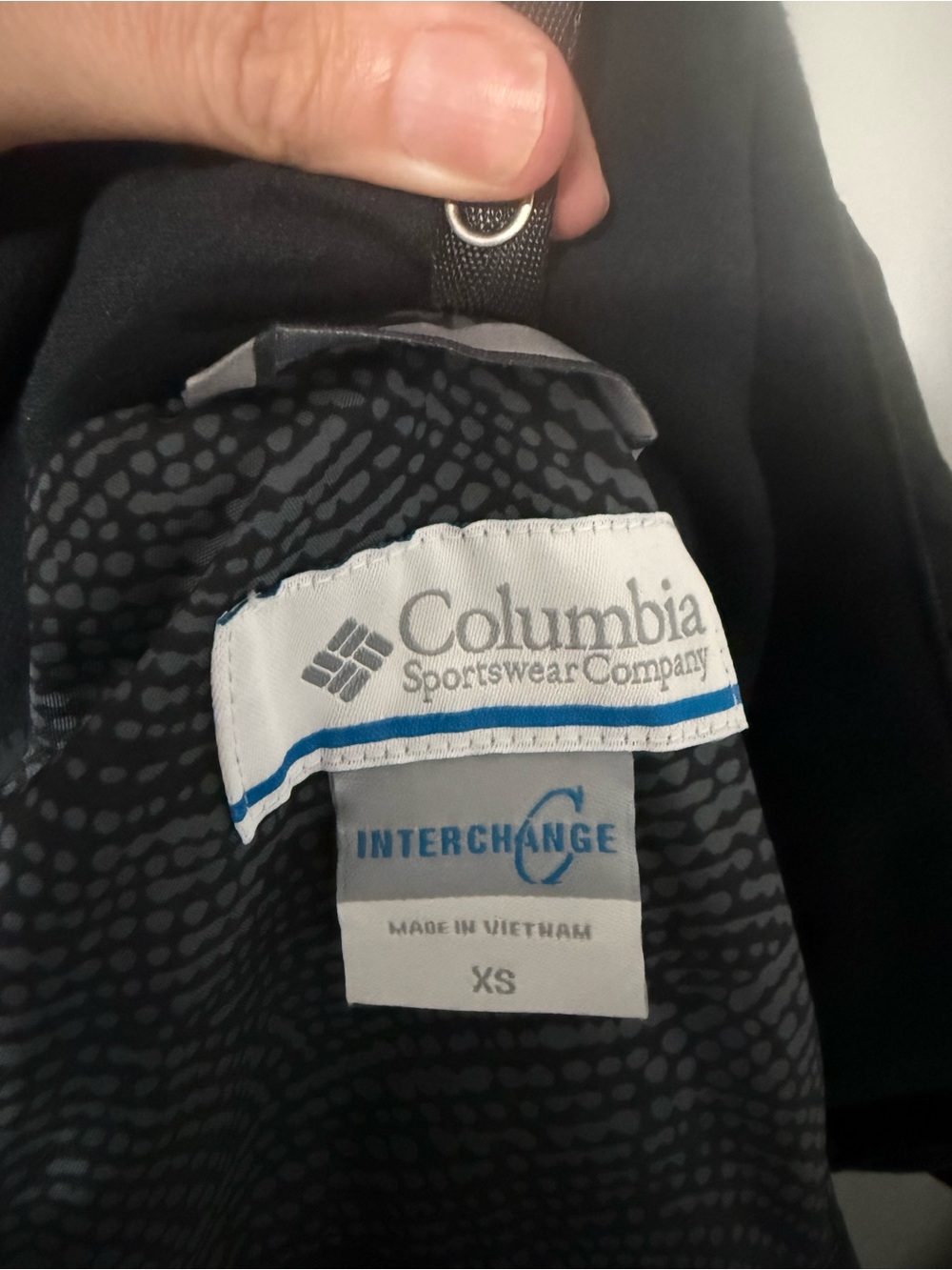 107. Columbia Women's Black & Gray Patterned Ski Jacket XS - Picture 2 of 15